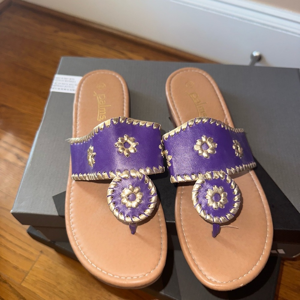 woman’s sandals size:8